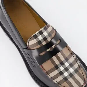 Burberry | Shoes | Burberry Black And Tan Loafers Slipons  display picture 2